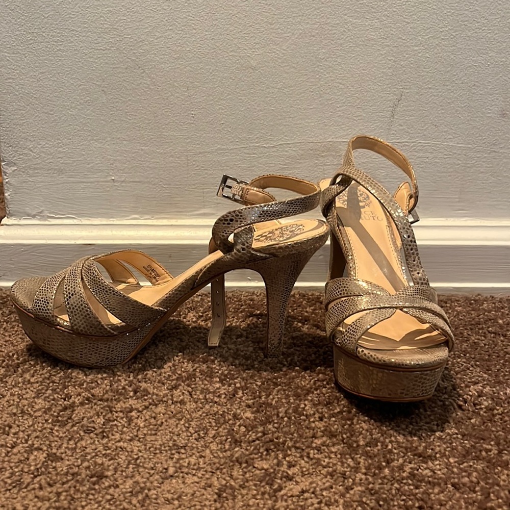 NWOT Vince Camuto Size 5.5 heels